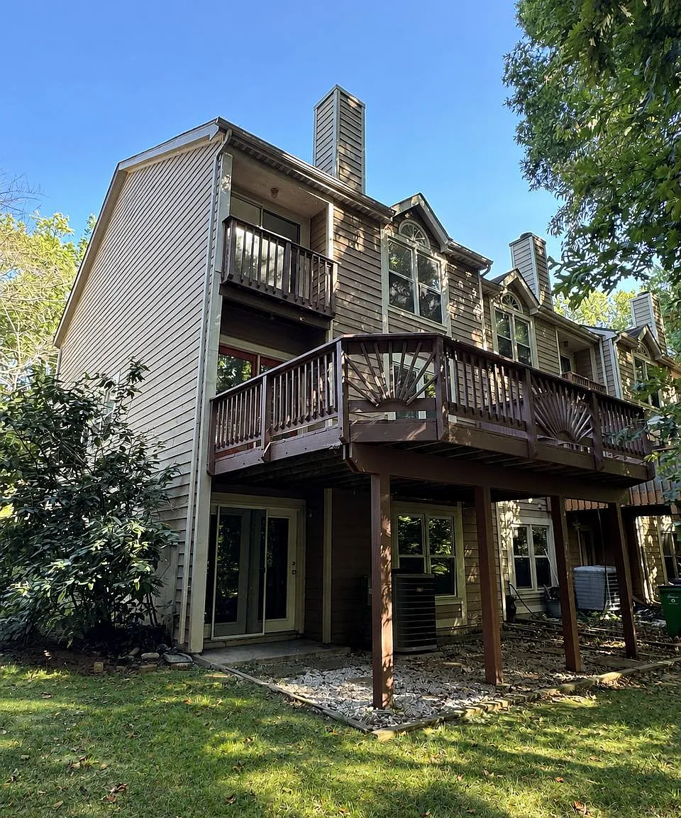 4 bed, 3.5 bath, 1660 sqft, $3,100 — Photo 3