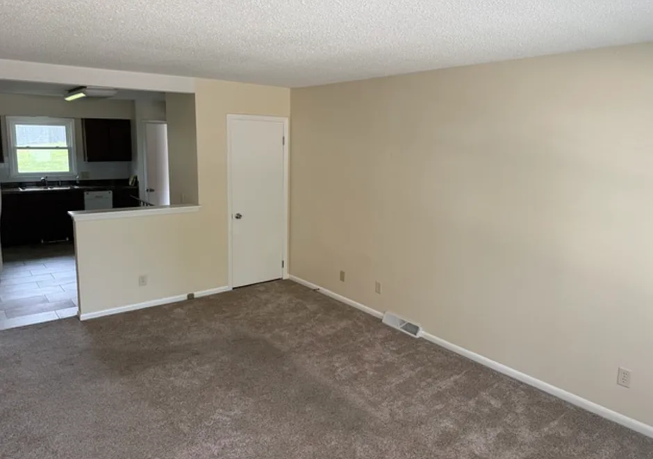 2 bed, 768 sqft, $1,275 — Photo 2