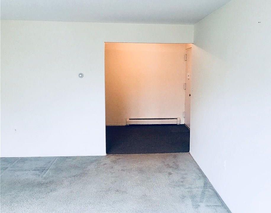 2nd image of 892 E 7th St APT Br