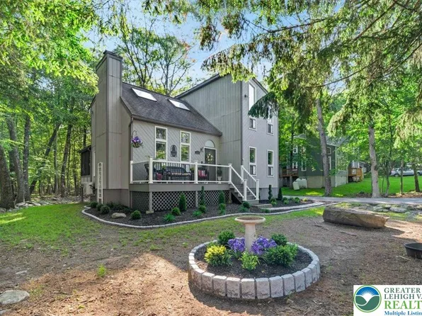 1237 Brentwood Dr, East Stroudsburg, PA 18301