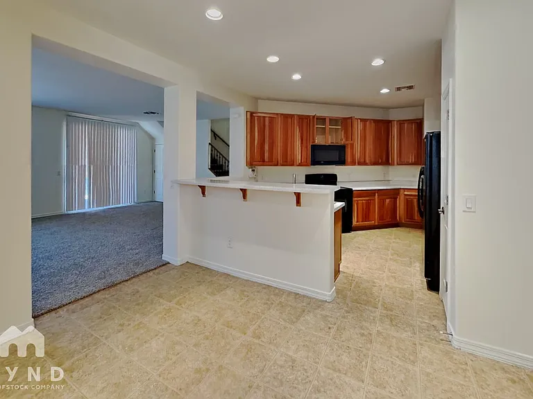 7056 S Greeneyes Ln — Photo 5
