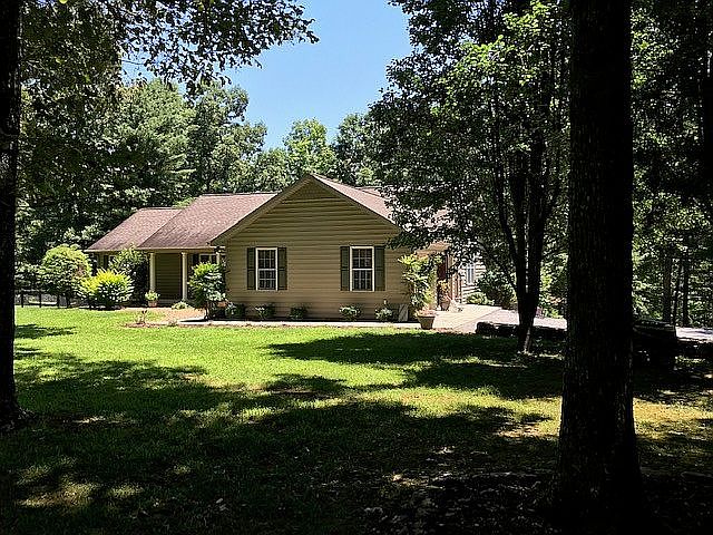 1st image of 414 Basses Creek Ln