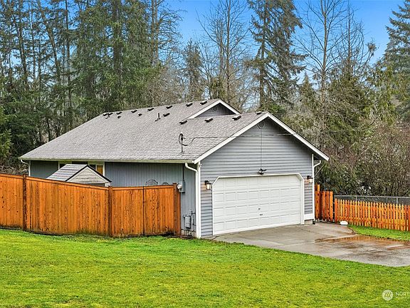 2nd image of 17400 Heather Lane SE