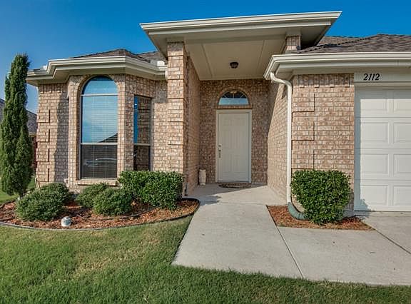 3rd image of 2112 Oakridge Dr