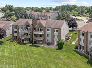 3410 Adams Shore Dr, Waterford, MI
