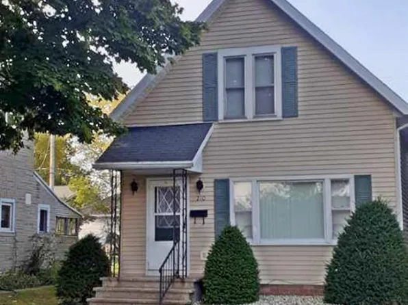 210 W 7th St, Kaukauna, WI 54130