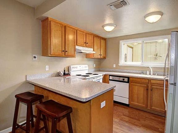 3rd image of 6074 Woodside Dr