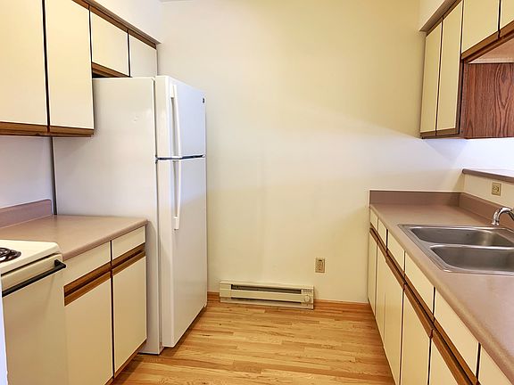 4th image of 332 W Broadway #D