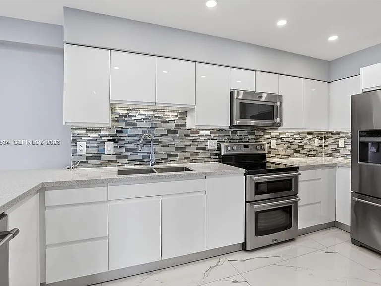 3370 Hidden Bay Dr #1501 — Photo 9