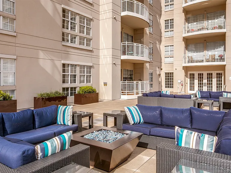 3225 Turtle Creek Blvd #520 — Photo 14