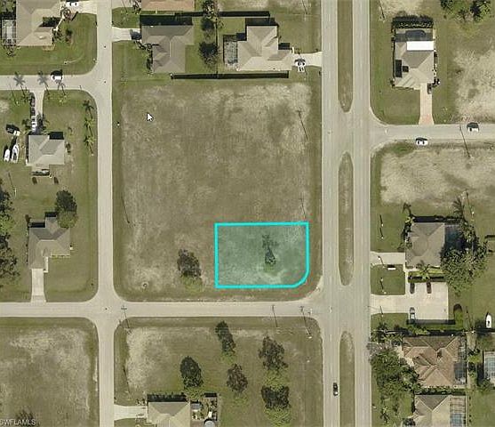 2nd image of 3008 Chiquita Blvd S