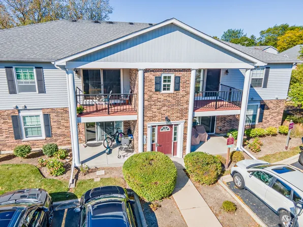 923 Golf Course Rd Unit 7, Crystal Lake, IL 60014