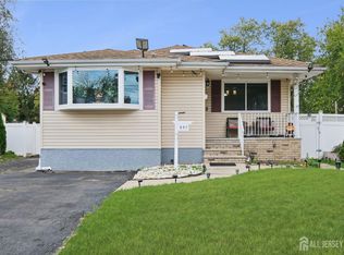 657 Barron Ave, Woodbridge, NJ 07095