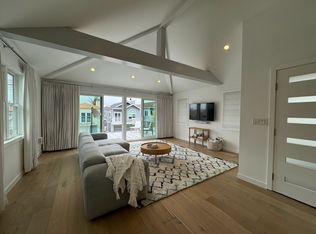 1130 11th St, Hermosa Beach, CA 90254