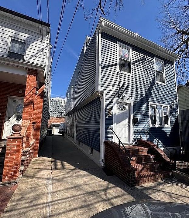 1st image of 6921 49th Ave