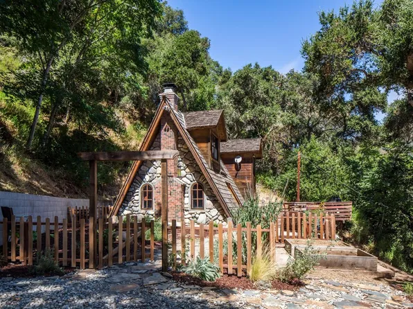 65 Hitchcock Cyn, Carmel Valley, CA 93924