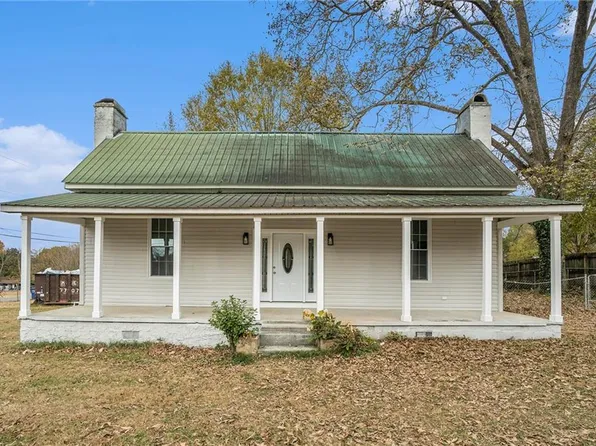218 Calhoun Ave, Calhoun, GA 30701