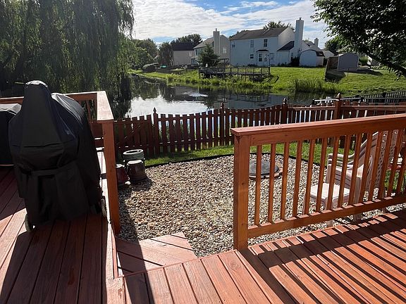4th image of 825 Yellowwood Dr