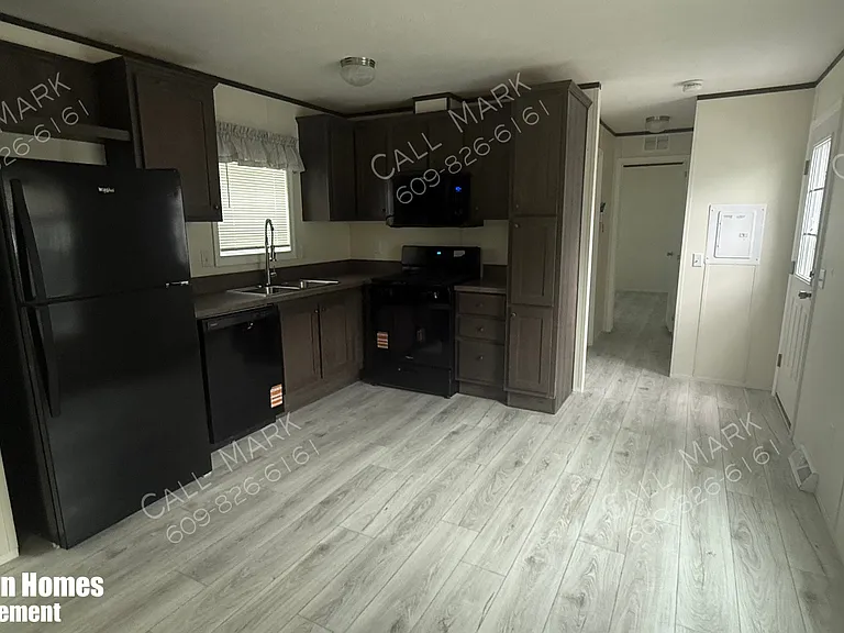 11 Starling Ln — Photo 1