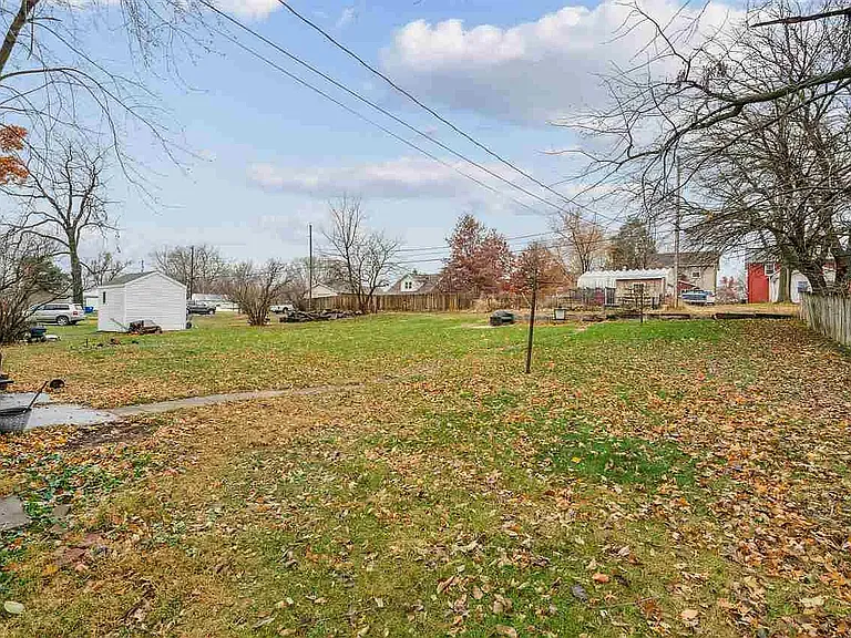 226 W South St — Photo 2