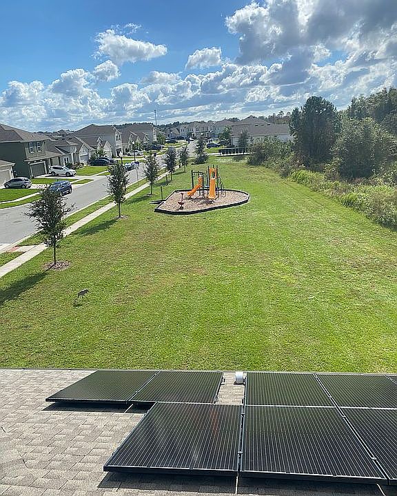 1st image of 1685 Chatsworth Cir