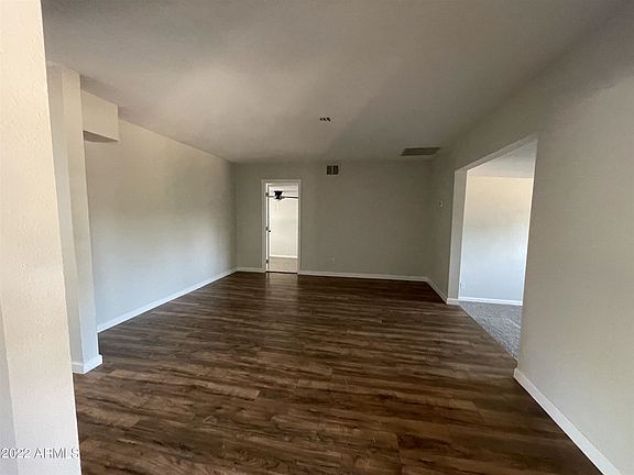 4th image of 26 E Saint Anne Ave