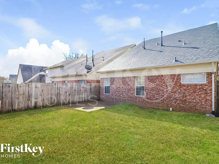 2676 Bending Elm Dr — Photo 15