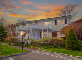 245 Unquowa Rd APT 34, Fairfield, CT 06824