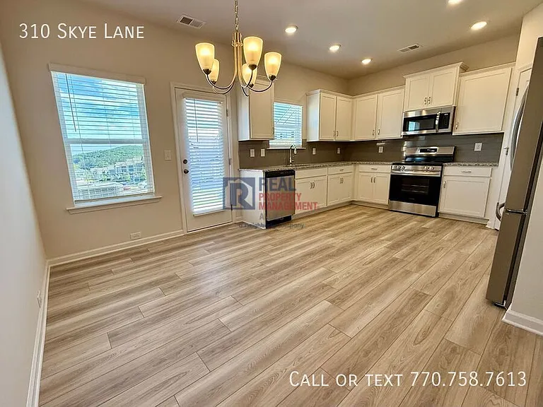 310 Skye Ln — Photo 3