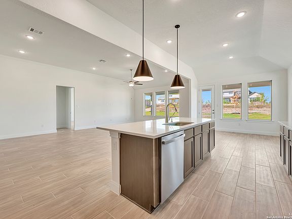 4th image of 5003 Estates Oak Way