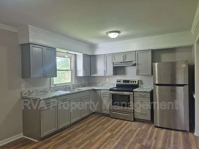 507 S 18th Ave — Photo 3