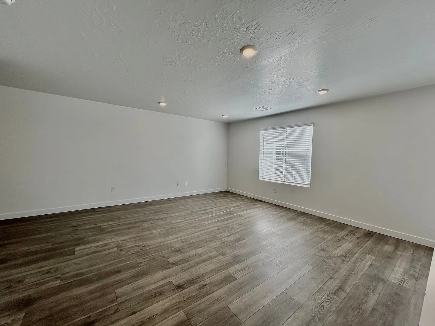 4 bedroom!! — Photo 3