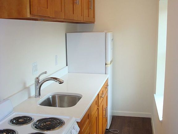 4th image of 63 Douglass St APT 5