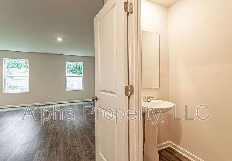 4107 Garrison Ln — Photo 4