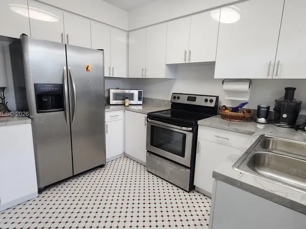 20 Park Dr APT 3, Bal Harbour, FL 33154