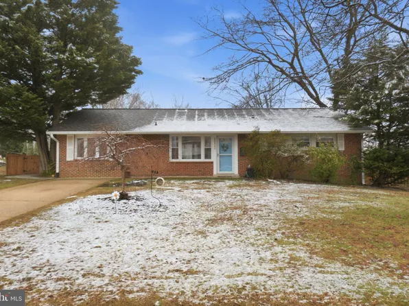 7921 Foote Ln, Springfield, VA 22151