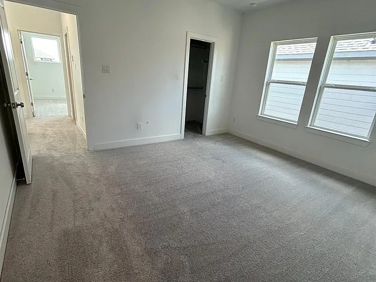 9834 Violet Landing Ln — Photo 5