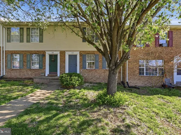 128 Little River Dr, Winchester, VA 22602