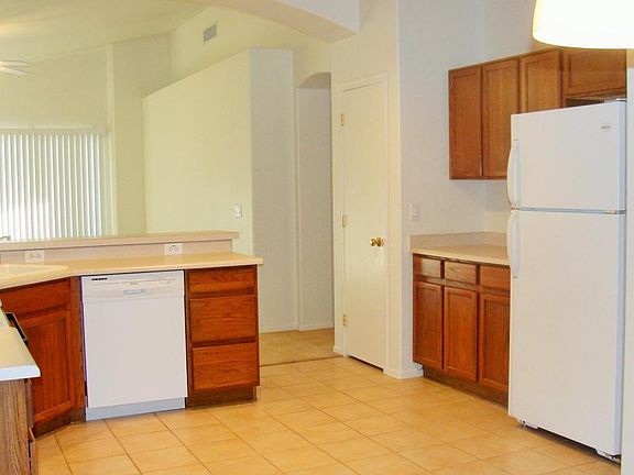 4th image of 8637 W Paradise Dr