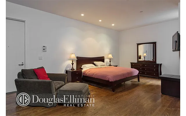 Rented by Douglas Elliman | media 10