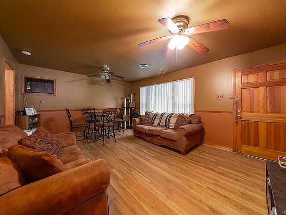 4th image of 104 N Juniper Ave