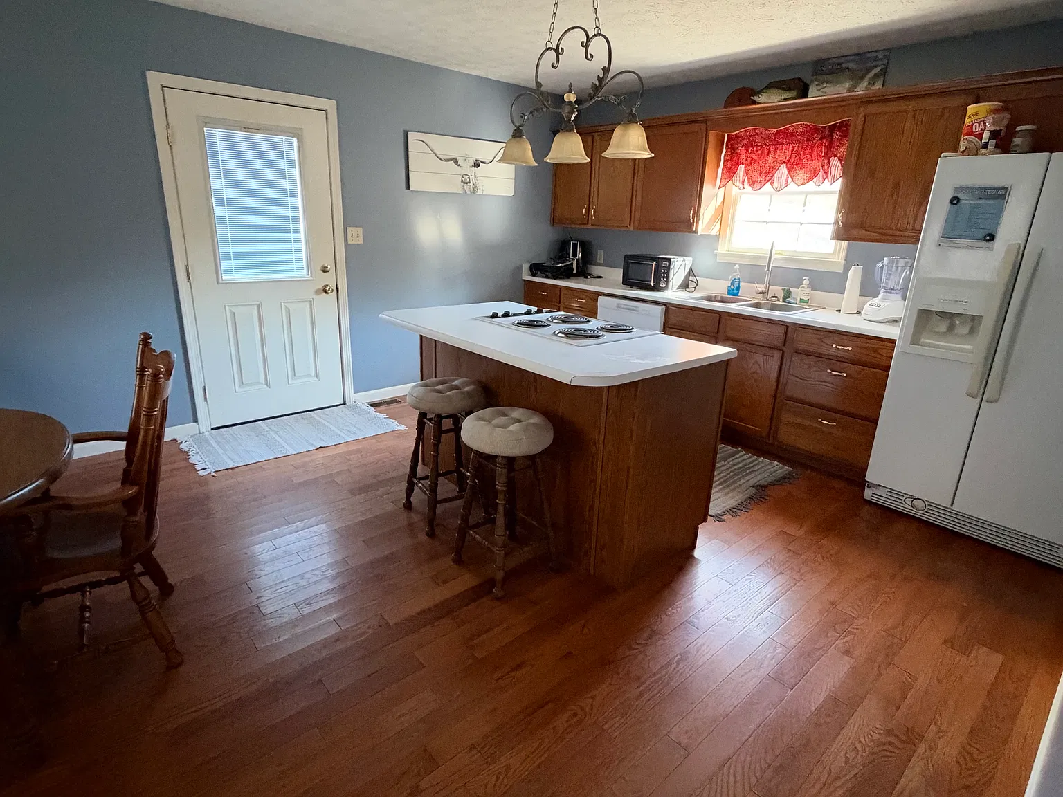 3 bed, 1154 sqft, $1,300 — Photo 2