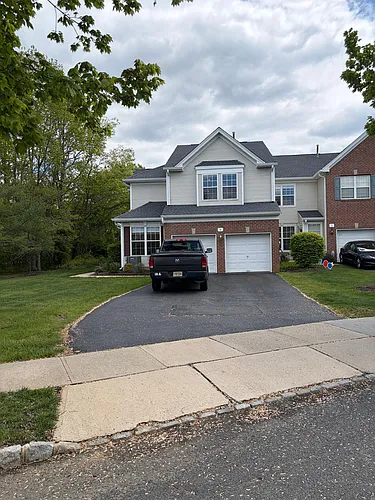 4 Leeds Ct Photo 1