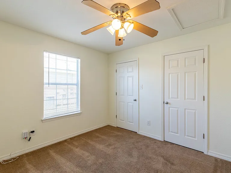 17239 Avondale Cir — Photo 16