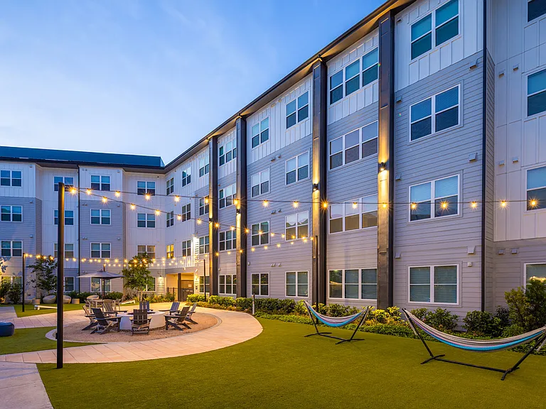 Broadstone Baybrook apartments community photo