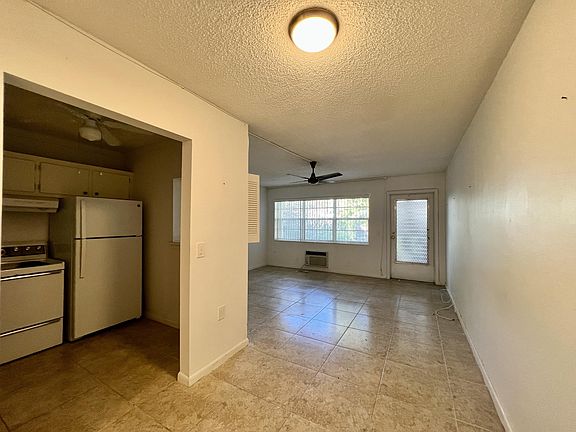 3rd image of 318 Chatham S #P
