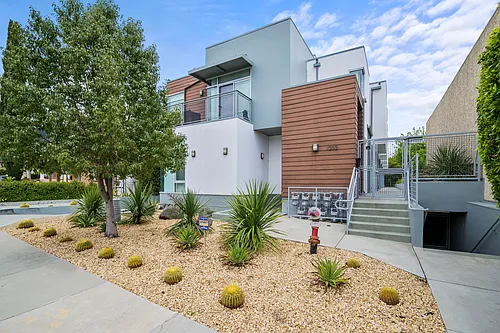 1232 N Pacific Ave #F Photo 1