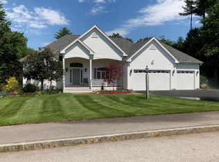 57 Post Rd, Hooksett, NH 03106