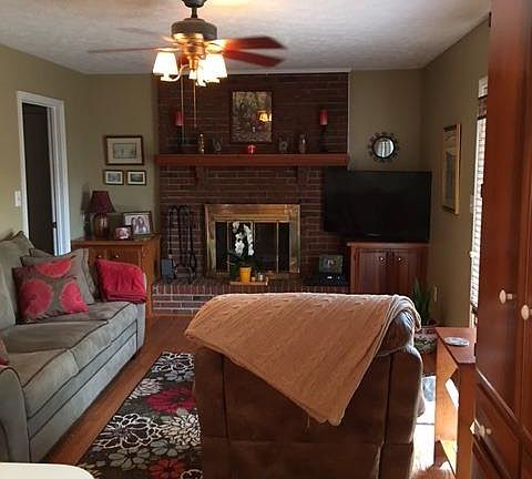3rd image of 712 Isaac Shelby Cir W