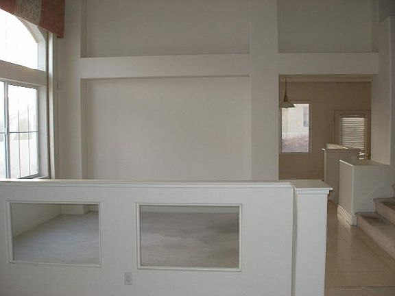 4th image of 1419 Rose Garden Ln